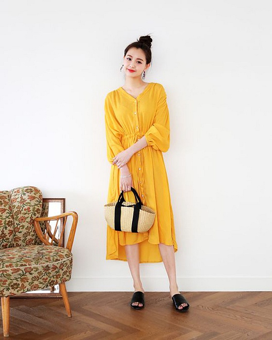Hai tông màu thời thượng cho ngày mưa gió