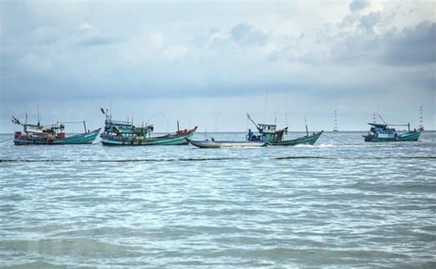 Áp thấp nhiệt đới trên Biển Đông di chuyển chậm và sẽ suy yếu