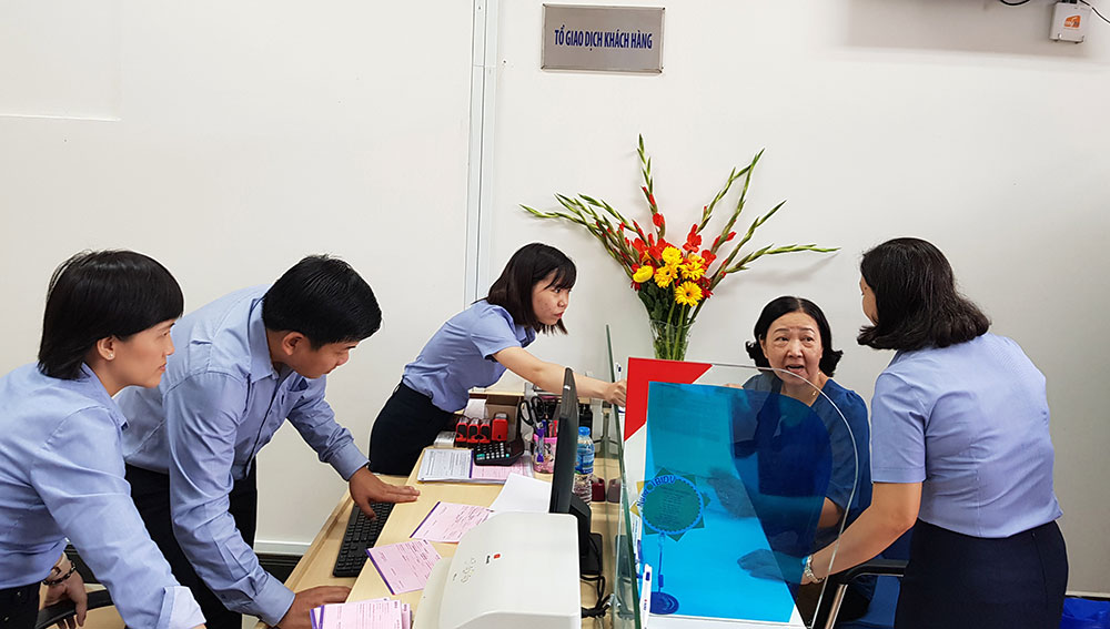 Khai trương Phòng Giao dịch BIDV Tri Tôn Customers come to trade at BIDV Tri Ton Transaction Office
