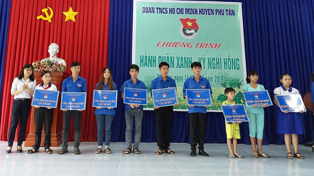 Sôi nổi chuỗi hoạt động “Hành quân xanh” và “Kỳ nghỉ hồng” tại Phú Tân Sôi nổi chuỗi hoạt động “Hành quân xanh” và “Kỳ nghỉ hồng” tại Phú Tân