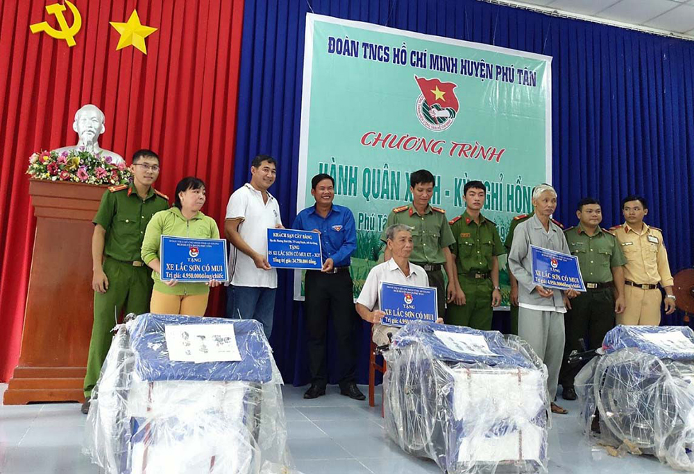 Sôi nổi chuỗi hoạt động “Hành quân xanh” và “Kỳ nghỉ hồng” tại Phú Tân Sôi nổi chuỗi hoạt động “Hành quân xanh” và “Kỳ nghỉ hồng” tại Phú Tân