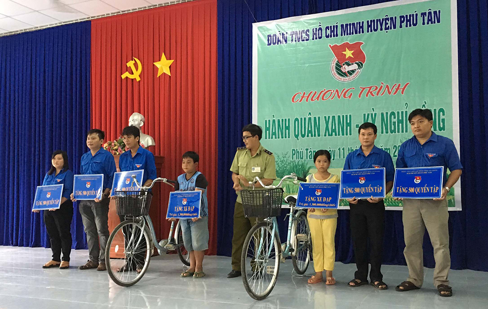Sôi nổi chuỗi hoạt động “Hành quân xanh” và “Kỳ nghỉ hồng” tại Phú Tân Sôi nổi chuỗi hoạt động “Hành quân xanh” và “Kỳ nghỉ hồng” tại Phú Tân