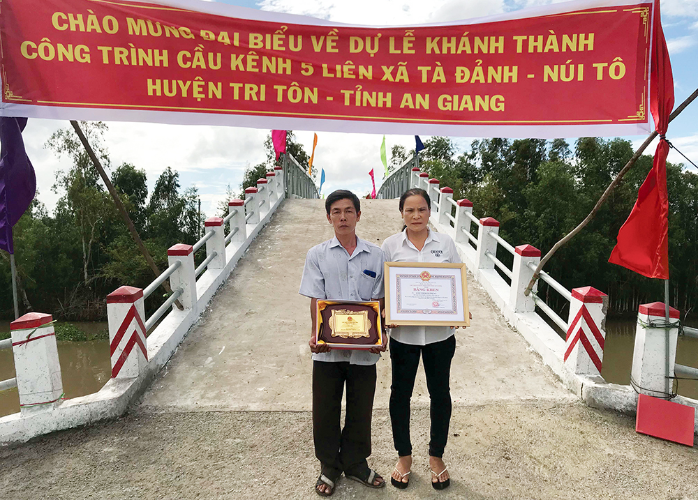 Gặp nông dân đóng góp 700 triệu đồng xây cầu