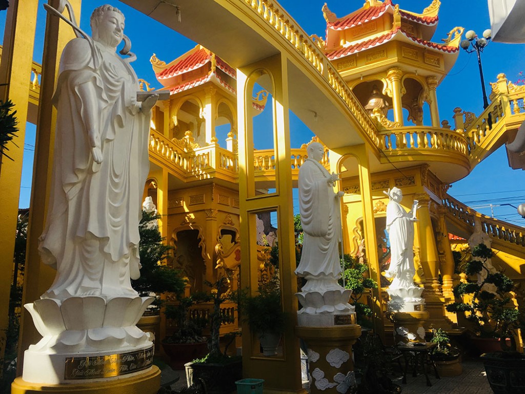 Viếng ngôi chùa có nhiều tượng phật được ghi nhận Kỷ lục Việt Nam