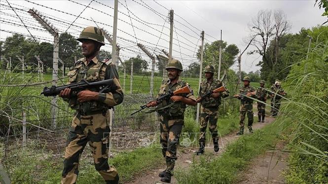 Ấn Độ và Pakistan đấu súng tại Kashmir: 8 binh sĩ thiệt mạng