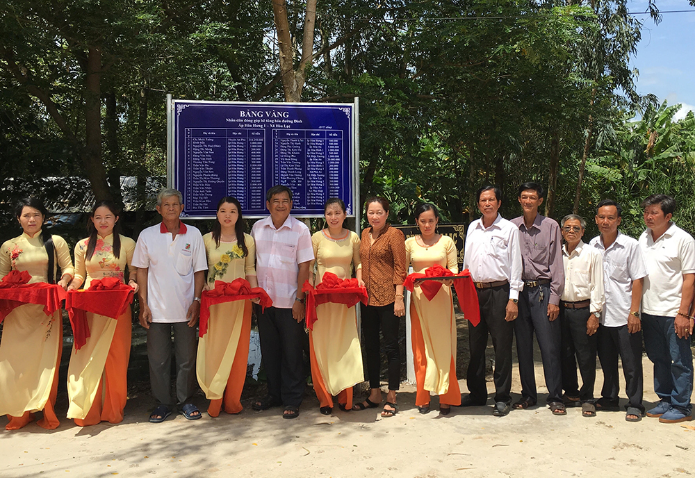 Xã Hòa Lạc khánh thành 2 tuyến đường bê tông Xã Hòa Lạc khánh thành 2 tuyến đường bê tông