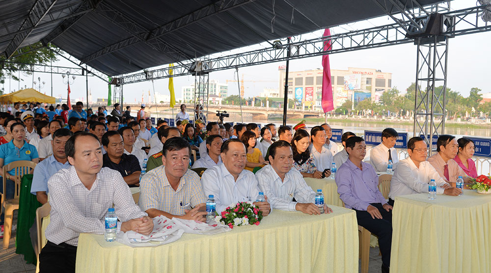 Sôi nổi, hấp dẫn Giải đua xuồng Báo An Giang lần thứ I-2019