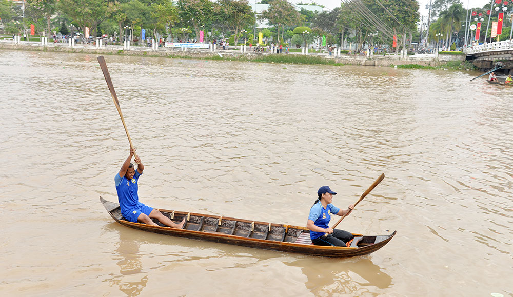 Sôi nổi, hấp dẫn Giải đua xuồng Báo An Giang lần thứ I-2019