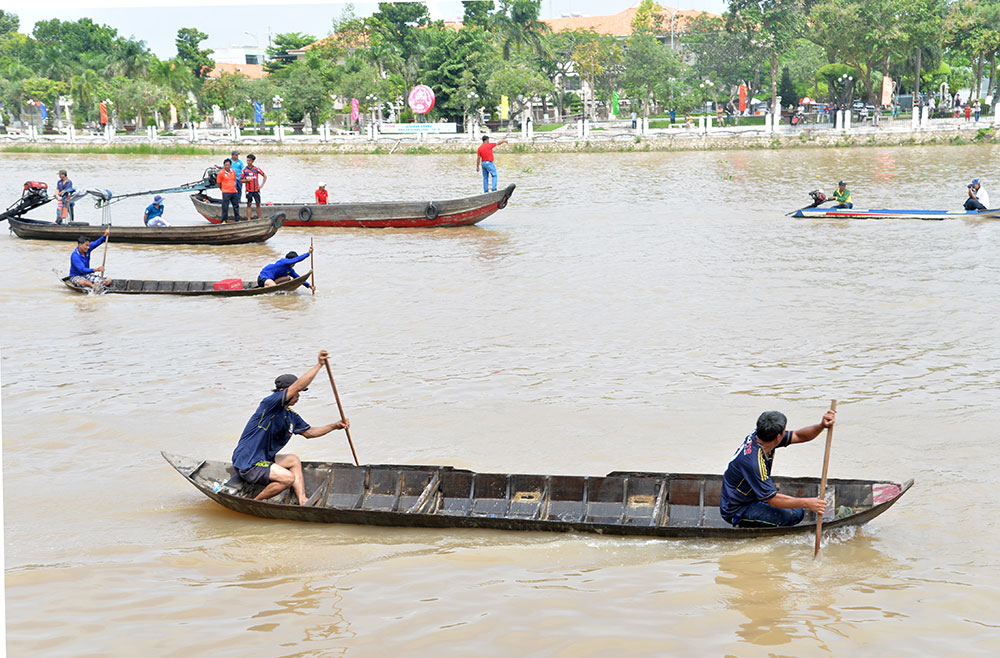 Sôi nổi, hấp dẫn Giải đua xuồng Báo An Giang lần thứ I-2019