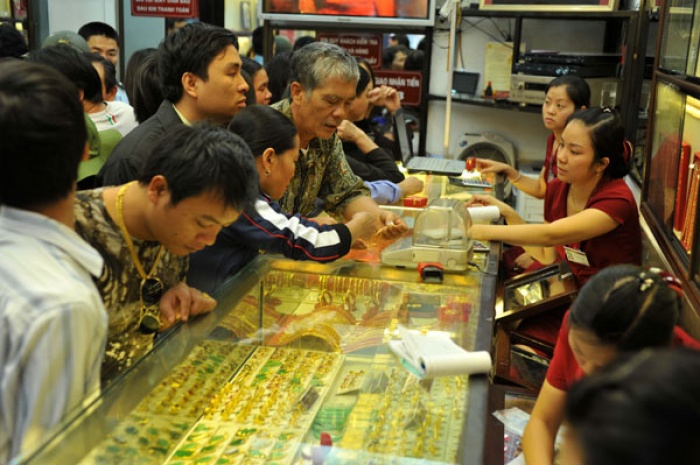 Giá vàng hôm nay 17-8: Thế cục thay đổi, giá vàng quay đầu giảm mạnh