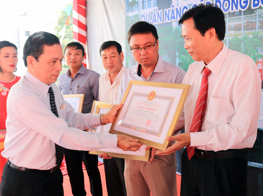 Khánh thành phố đi bộ Hai Bà Trưng, Nguyễn Huệ và dự án nâng cấp đồng bộ các tuyến đường nội ô TP. Long Xuyên