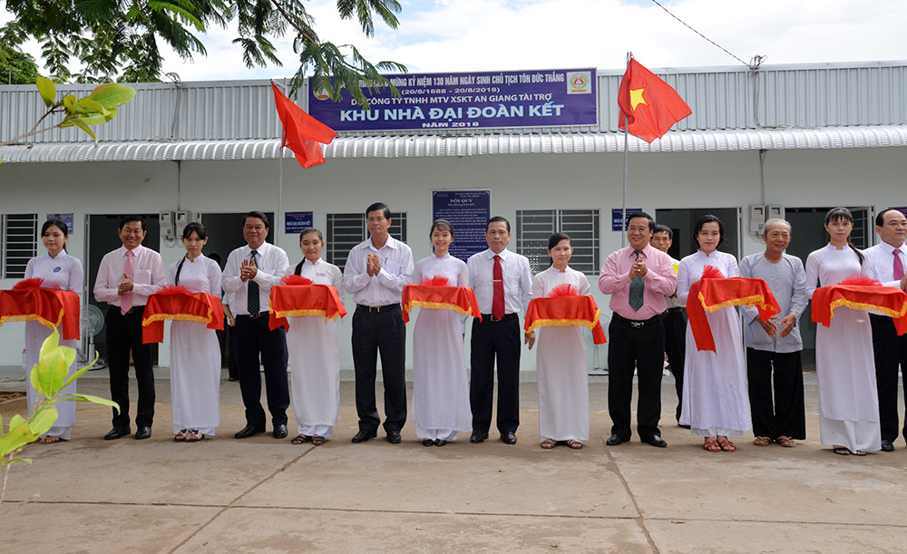 Những dấu ấn đặc biệt của thành phố quê hương Bác Tôn