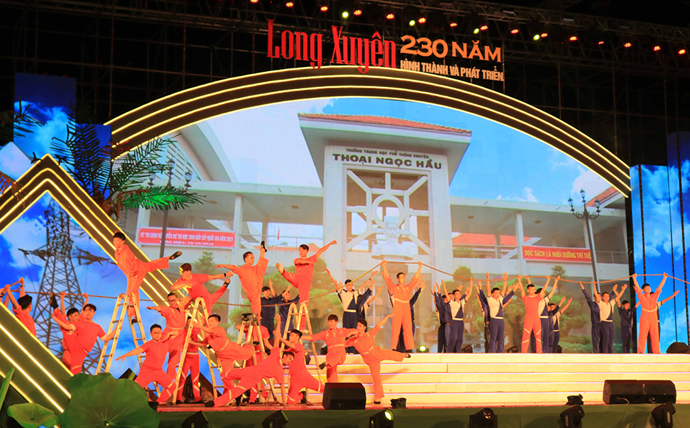 19 giờ 30 phút tối nay (20-8) diễn ra Chương trình Lễ kỷ niệm “Long Xuyên 230 năm hình thành và phát triển” 19 giờ 30 phút tối nay (20-8) diễn ra Chương trình Lễ kỷ niệm “Long Xuyên 230 năm hình thành và phát triển”