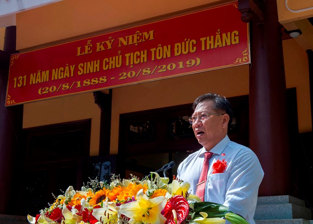TP. Long Xuyên những ngày Tháng tám rộn ràng