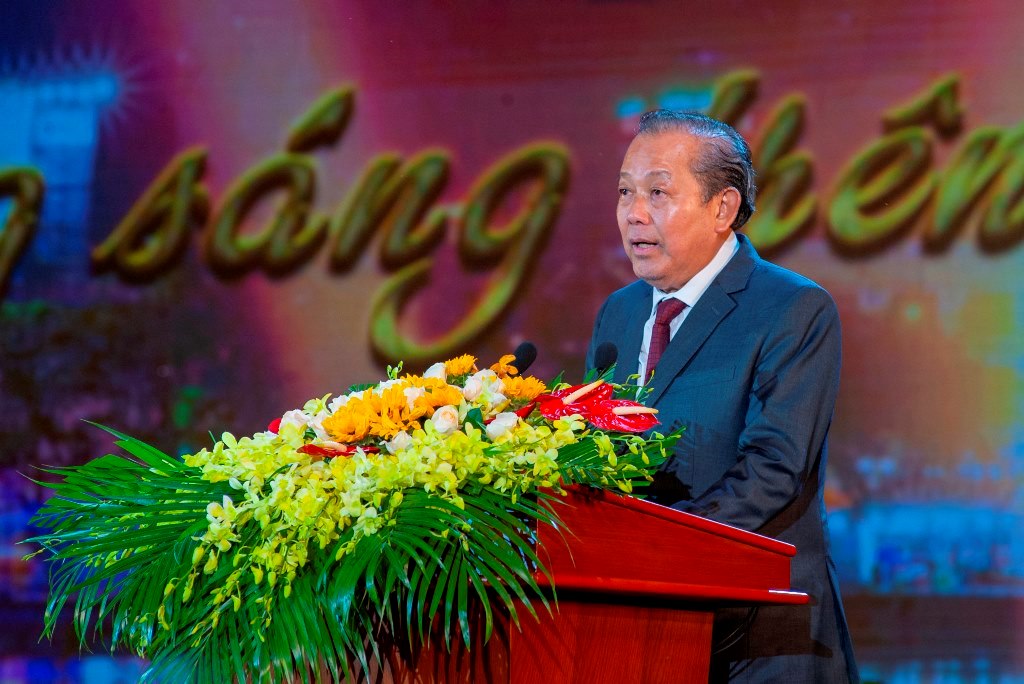 TP. Long Xuyên những ngày Tháng tám rộn ràng
