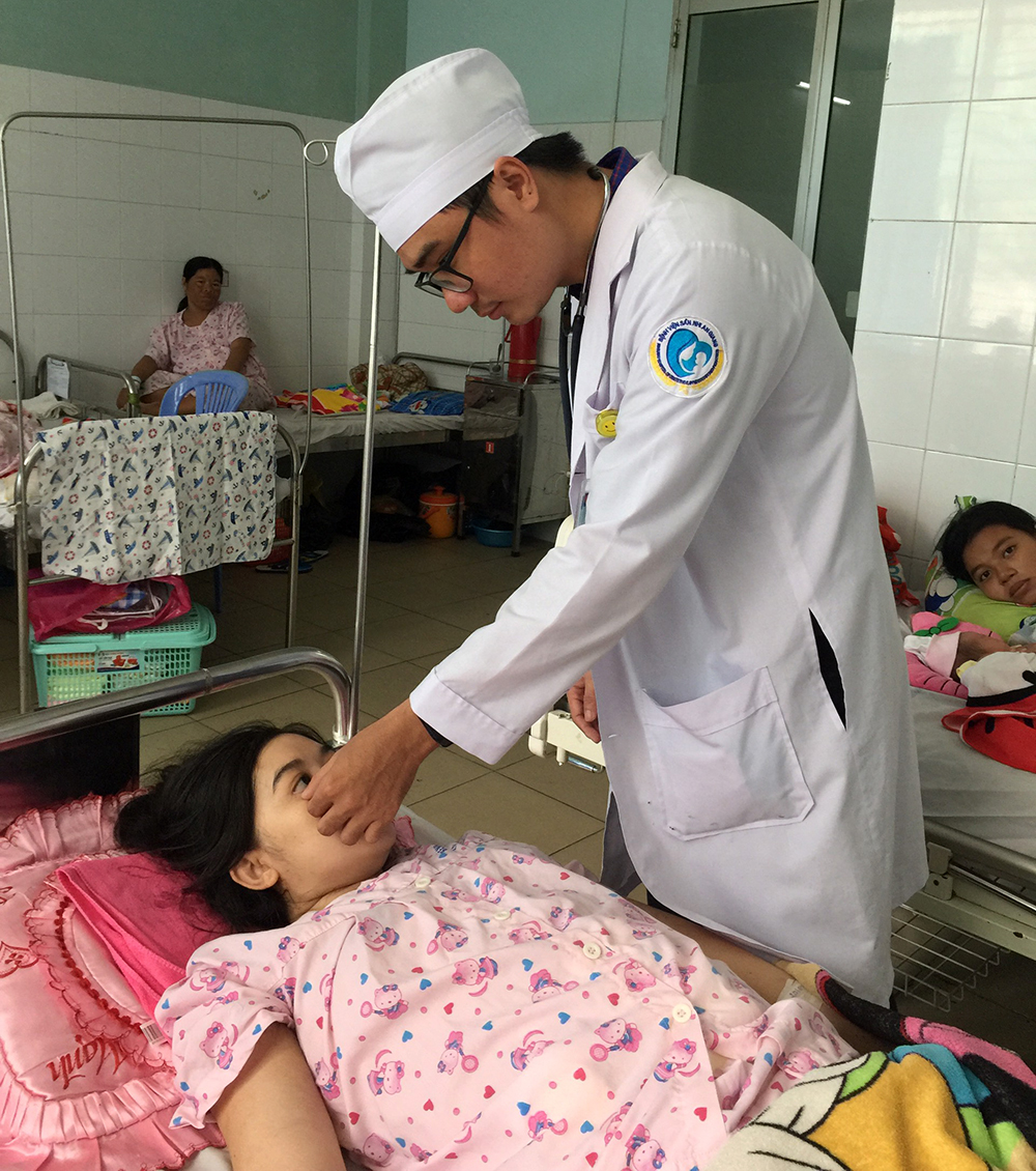 Hút 4.000ml dịch mủ trong ổ bụng sản phụ bị viêm ruột thừa vỡ hoại tử Hút 4.000ml dịch mủ trong ổ bụng sản phụ bị viêm ruột thừa vỡ hoại tử