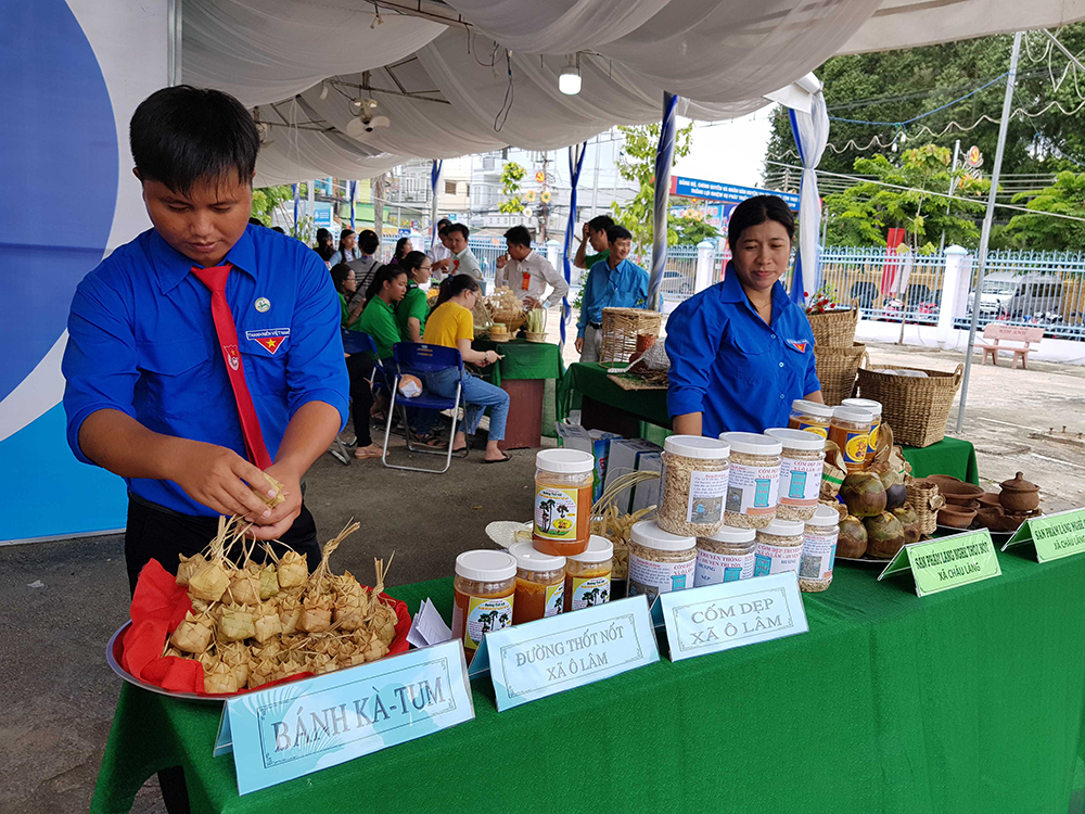 Phó Bí thư Thường trực Tỉnh ủy, Chủ tịch HĐND tỉnh Võ Anh Kiệt: Lãnh đạo tỉnh mong muốn Tri Tôn ngày càng giàu đẹp, văn minh Mong Tri Tôn ngày càng giàu đẹp, văn minh