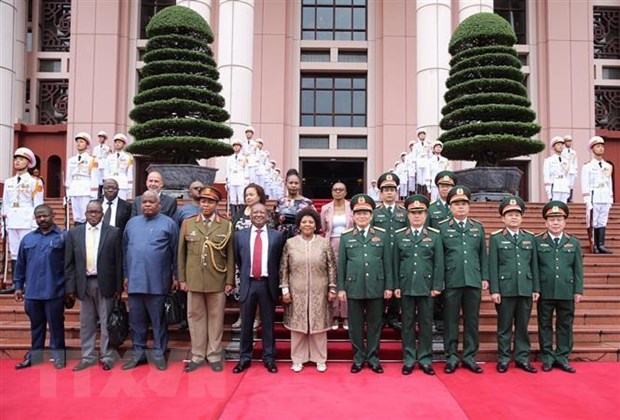 Bộ trưởng Bộ Quốc phòng Nam Phi thăm chính thức Việt Nam