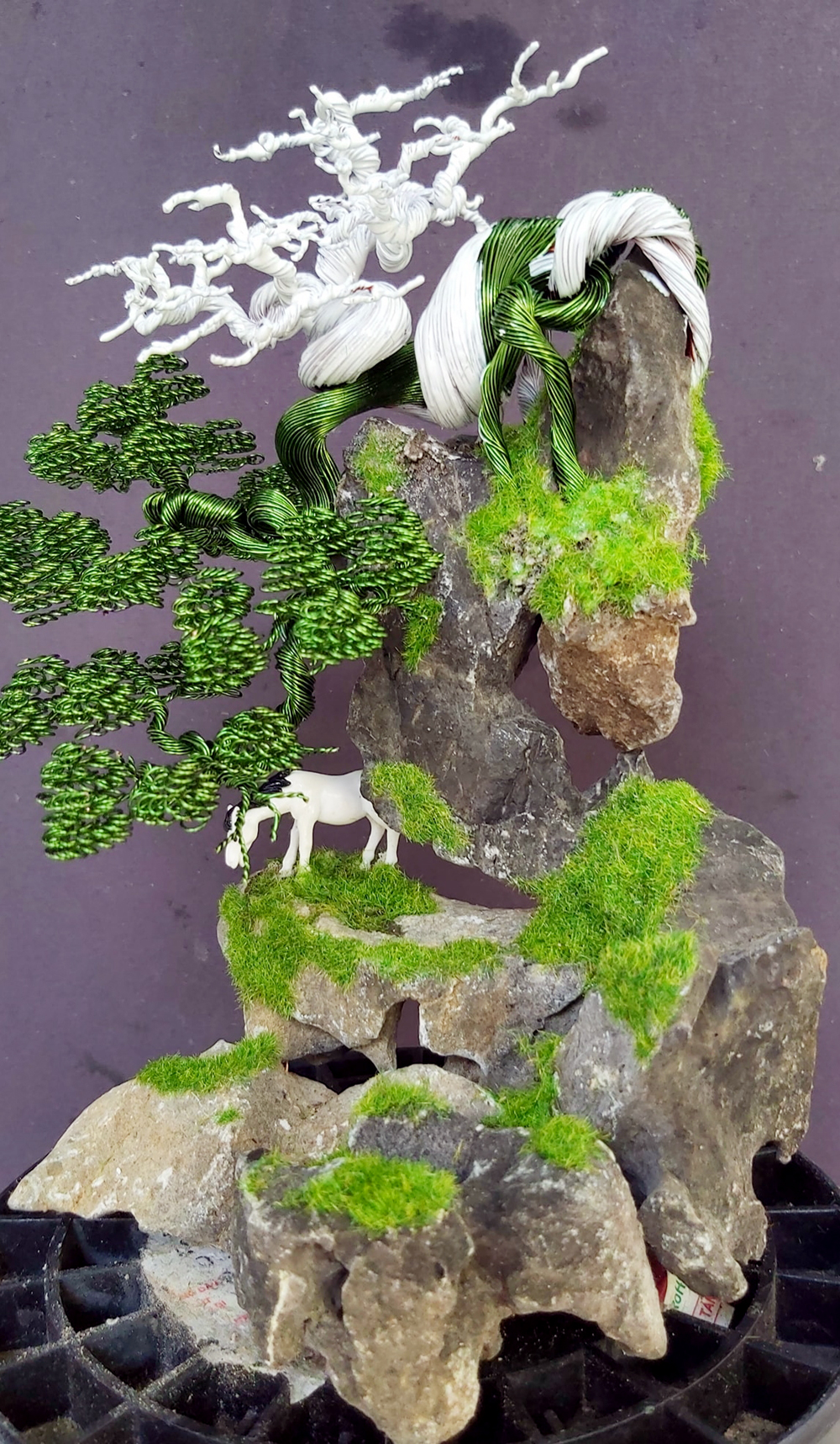Độc đáo bonsai làm từ... dây đồng