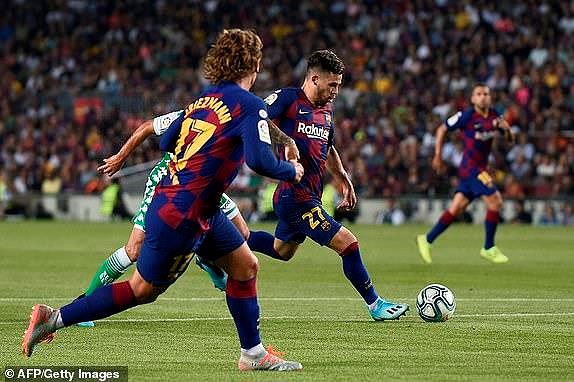 Griezmann khai hỏa, Barca ’trút giận’ lên Real Betis