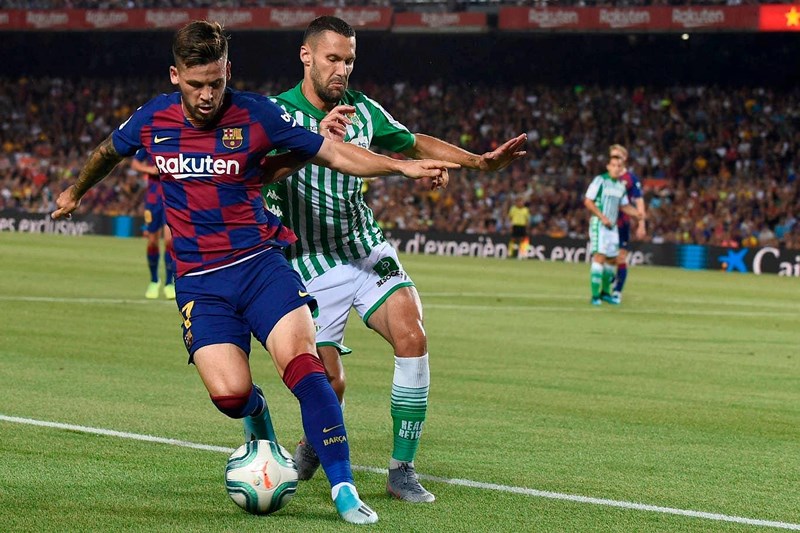 Griezmann khai hỏa, Barca ’trút giận’ lên Real Betis
