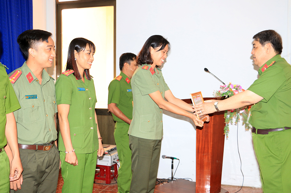 Không để phát sinh điểm, tụ điểm phức tạp về ma túy Không để phát sinh điểm, tụ điểm phức tạp về ma túy