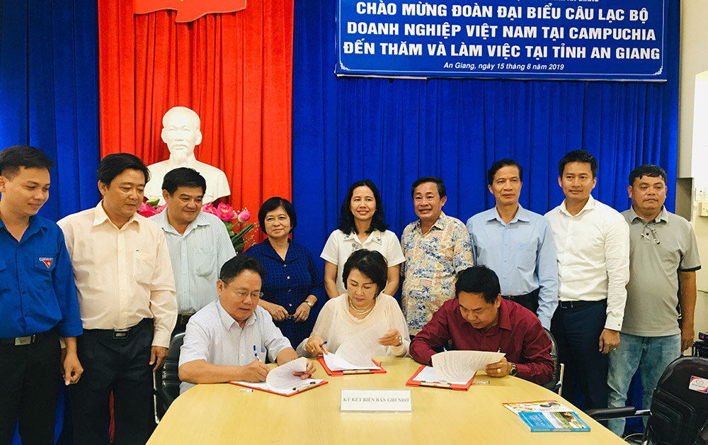 Nhiều cơ hội đầu tư vào thị trường Campuchia Tiếp đoàn Câu lạc bộ doanh nghiệp Việt Nam tại Campuchia năm 2019