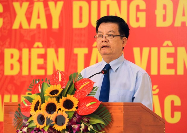Chỉnh đốn Đảng theo Di chúc Bác Hồ: Bắt đầu từ công tác cán bộ Ông Mai Văn Chính khẳng định, Đảng luôn coi trọng bồi dưỡng lý luận chính trị, đào tạo, rèn luyện đội ngũ cán bộ. (Ảnh: TTXVN)