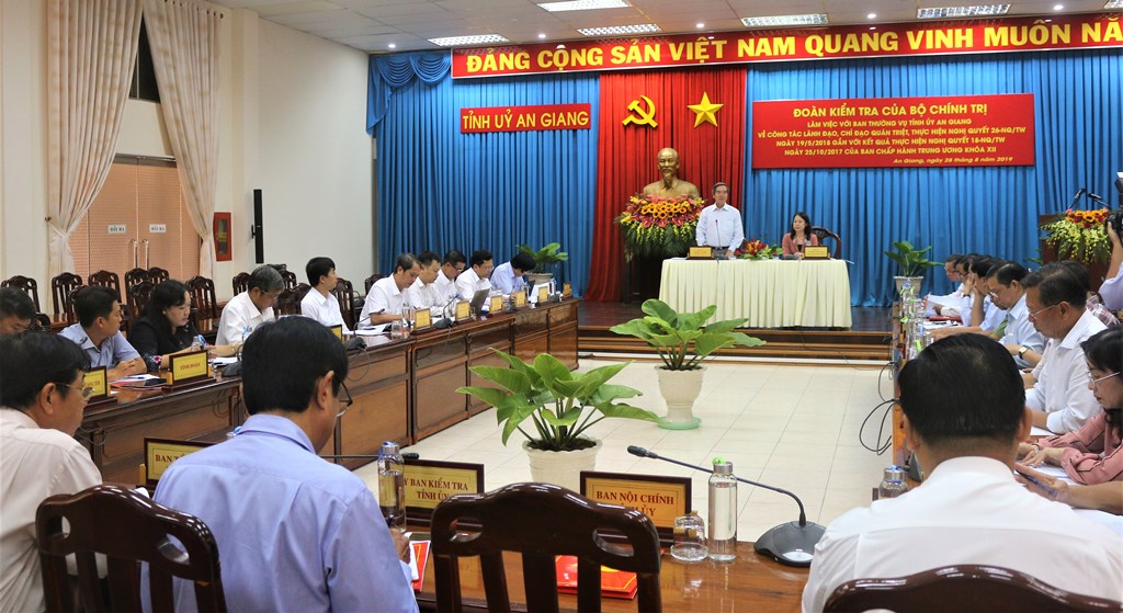Tinh gọn bộ máy, xây dựng đội ngũ cán bộ ngang tầm nhiệm vụ
