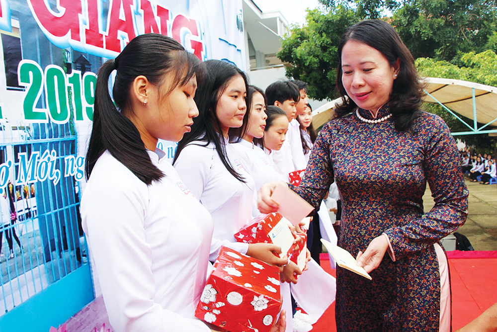 Rộn ràng ngày hội khai trường