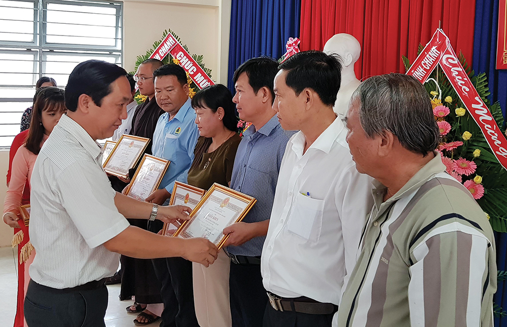 Khuyến học, khuyến tài trên vùng đất ông Thoại