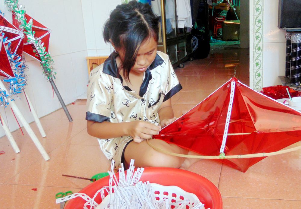 Thân thương những chiếc đèn trung thu truyền thống