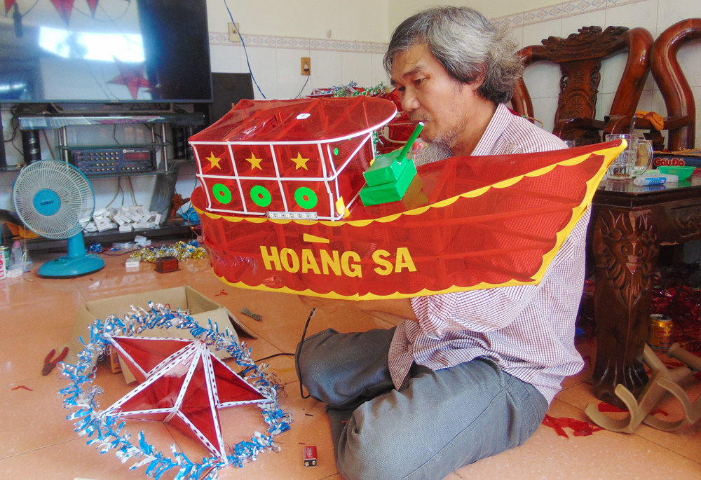 Thân thương những chiếc đèn trung thu truyền thống