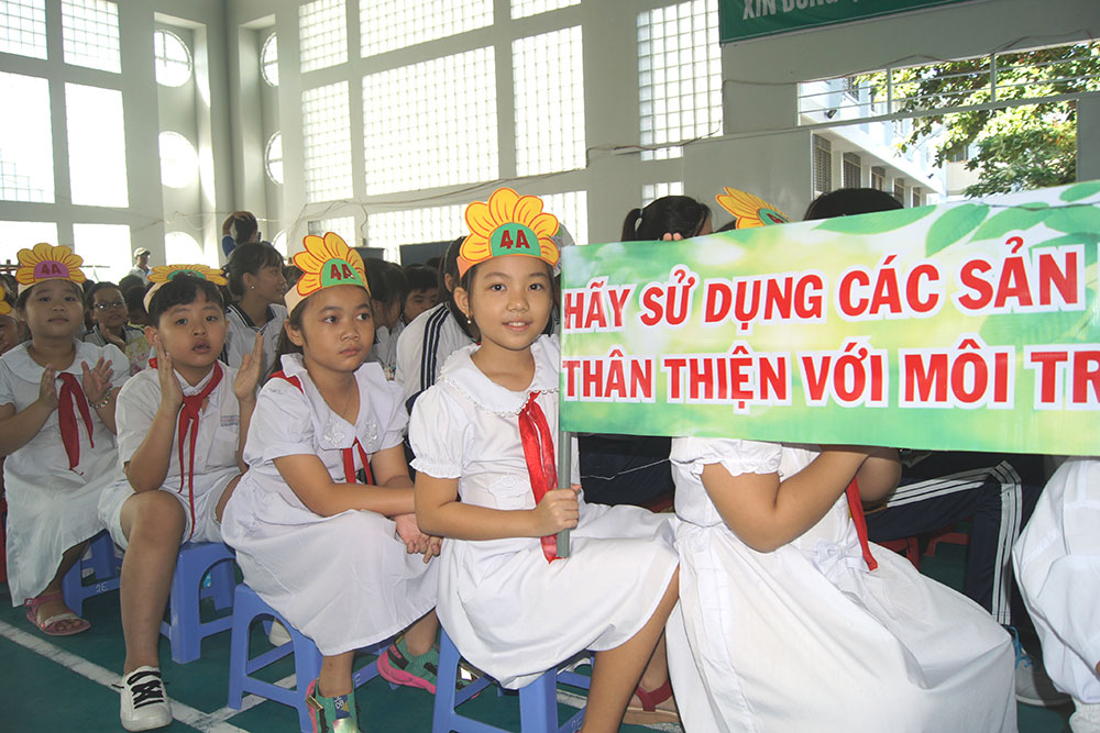 Ngành giáo dục nỗ lực giảm rác thải nhựa