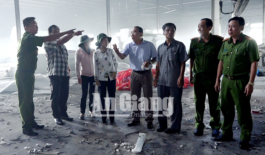 Cháy lớn kho chứa nệm Công ty TNHH MTV Thanh Nhựt Huy, thuộc Khu Công nghiệp Bình Hòa