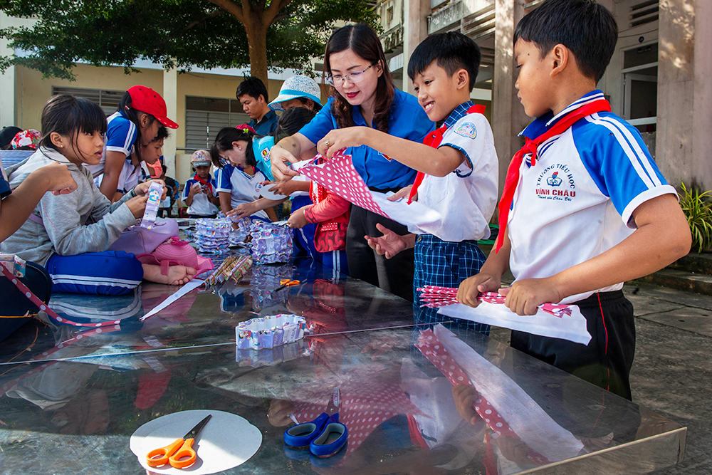 Hội Đồng đội tỉnh tổ chức Ngày hội sáng tạo thiếu nhi làm lồng đèn vui Tết Trung thu năm 2019 Hội Đồng đội tỉnh tổ chức Ngày hội sáng tạo thiếu nhi làm lồng đèn vui Tết Trung thu năm 2019