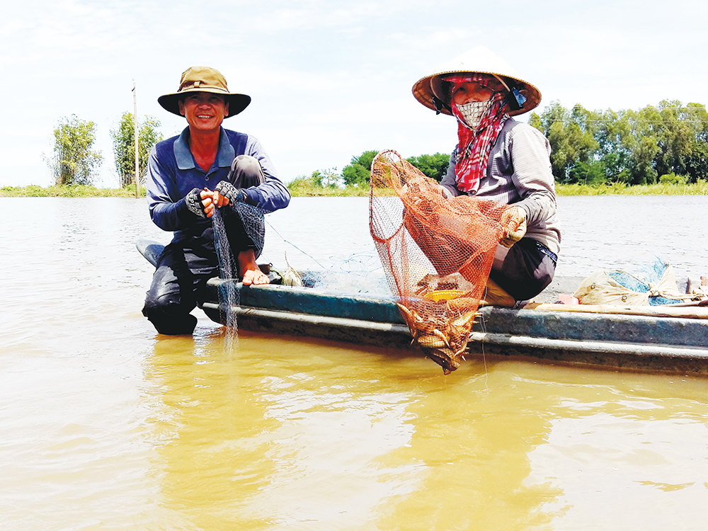 Bấp bênh mùa lũ muộn Bấp bênh mùa lũ muộn