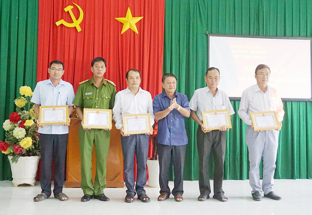 Đảm bảo an ninh trật tự địa bàn Phú Tân Đảm bảo an ninh trật tự địa bàn Phú Tân
