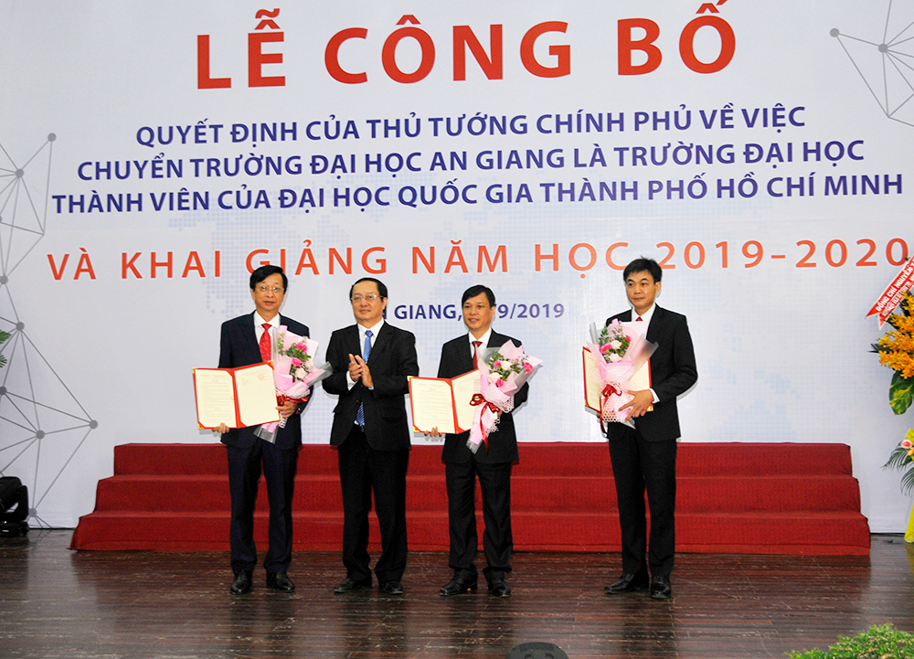 Trường Đại học An Giang chính thức là thành viên Đại học Quốc gia TP. Hồ Chí Minh Trường Đại học An Giang chính thức là thành viên Đại học Quốc gia TP. Hồ Chí Minh