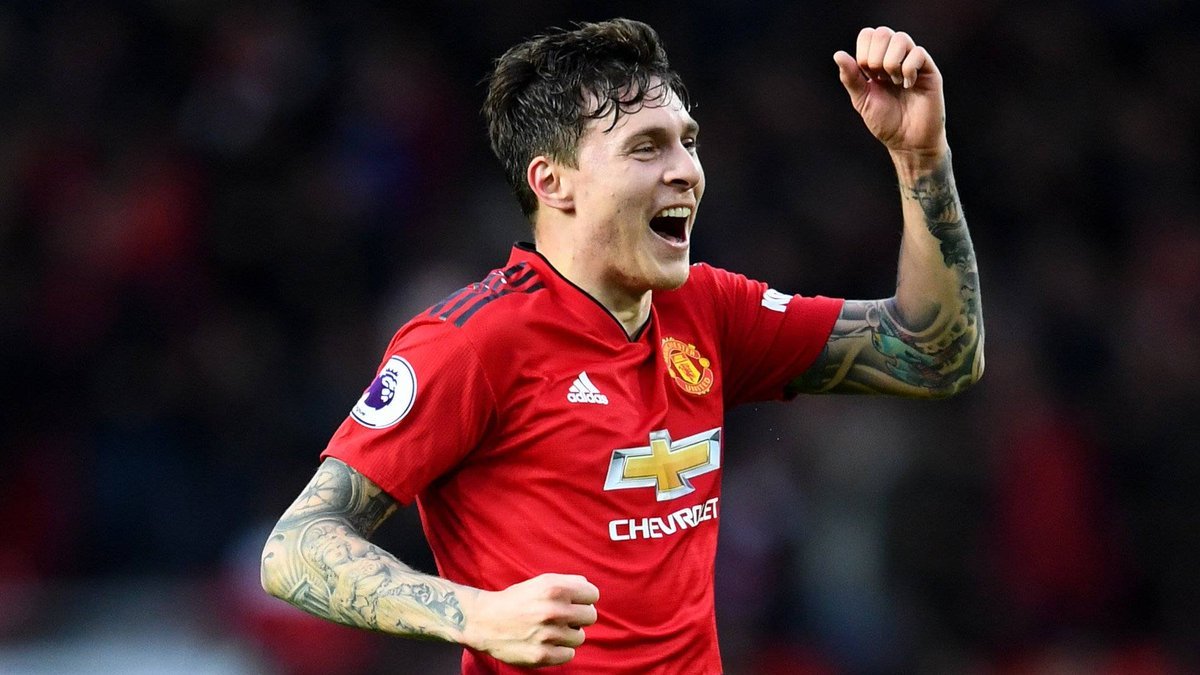 MU tăng lương khủng cho "hòn đá tảng" Lindelof