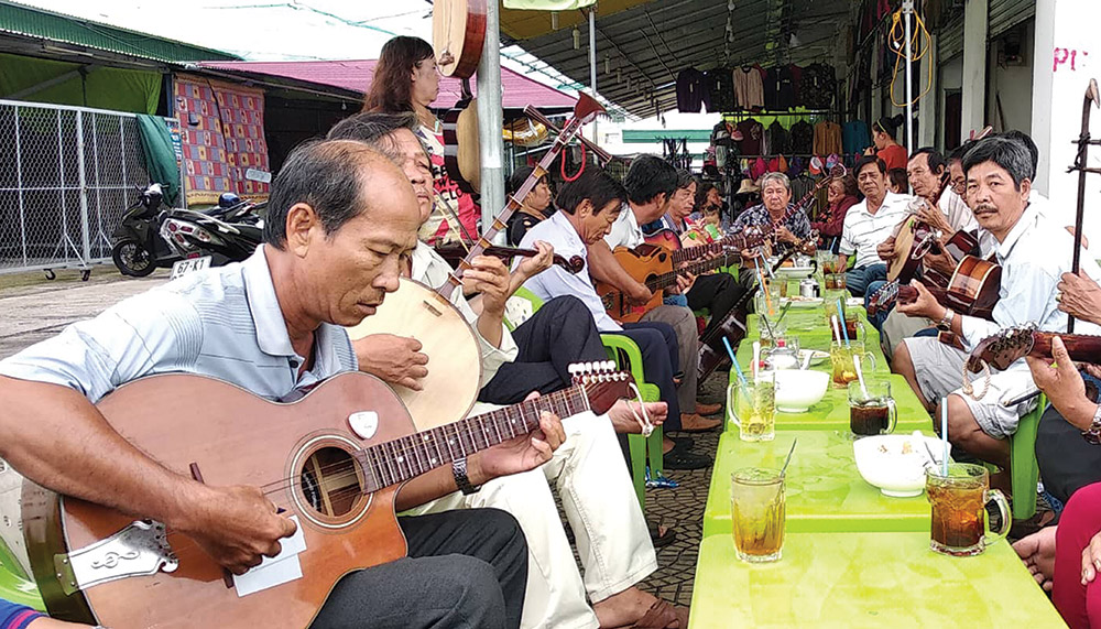 “Giữ lửa” đờn ca tài tử ở Phú Tân