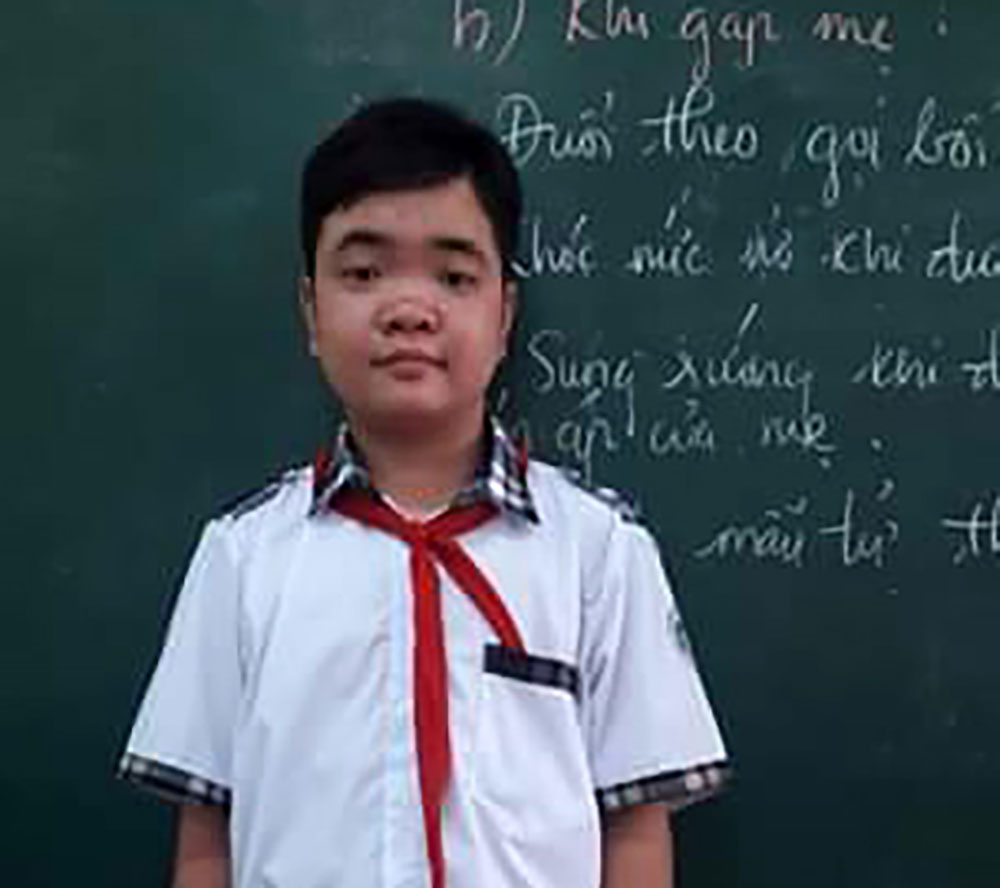 Học sinh lớp 8 bị thận hư cần giúp đỡ
