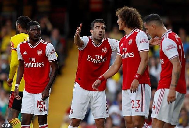 Mất điểm trước Watford, Arsenal lỡ cơ hội chen chân vào tốp 3
