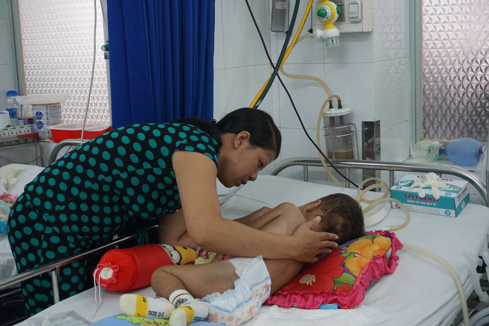 TP Hồ Chí Minh cảnh báo mùa cao điểm của bệnh tay chân miệng, sốt xuất huyết