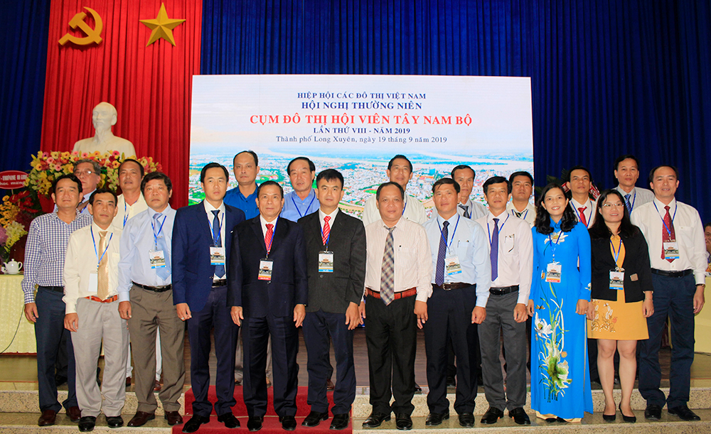TP. Long Xuyên đăng cai Hội nghị thường niên Cụm đô thị hội viên Tây Nam Bộ lần thứ VIII năm 2019 TP. Long Xuyên đăng cai Hội nghị thường niên Cụm đô thị hội viên Tây Nam Bộ lần thứ VIII năm 2019