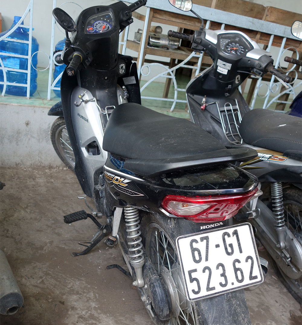 Hai con nghiện trộm xe máy đưa qua Campuchia bị bắt
