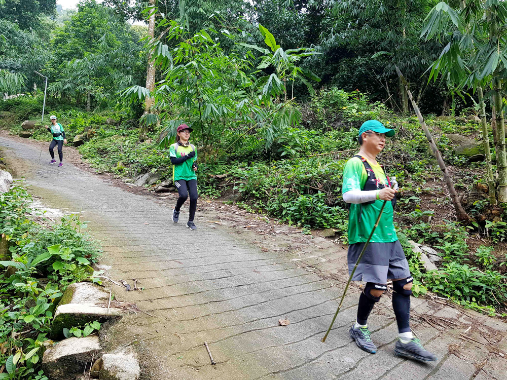 Marathon lên núi Cấm