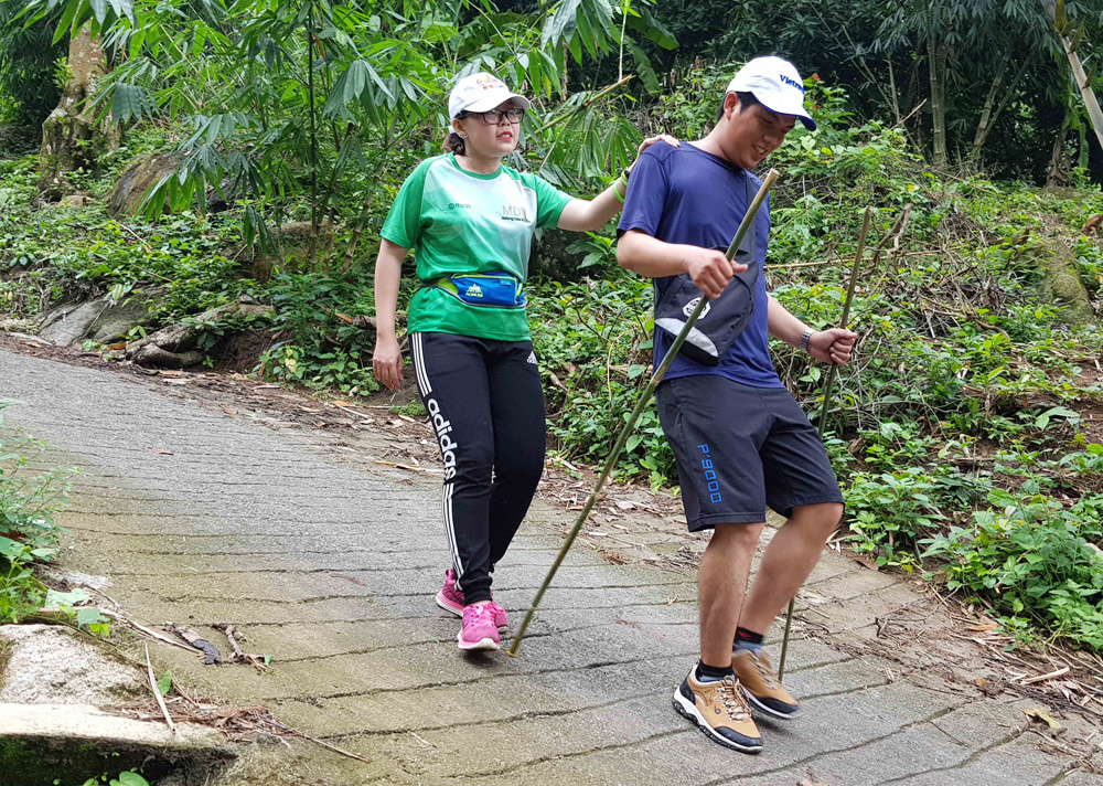 Marathon lên núi Cấm