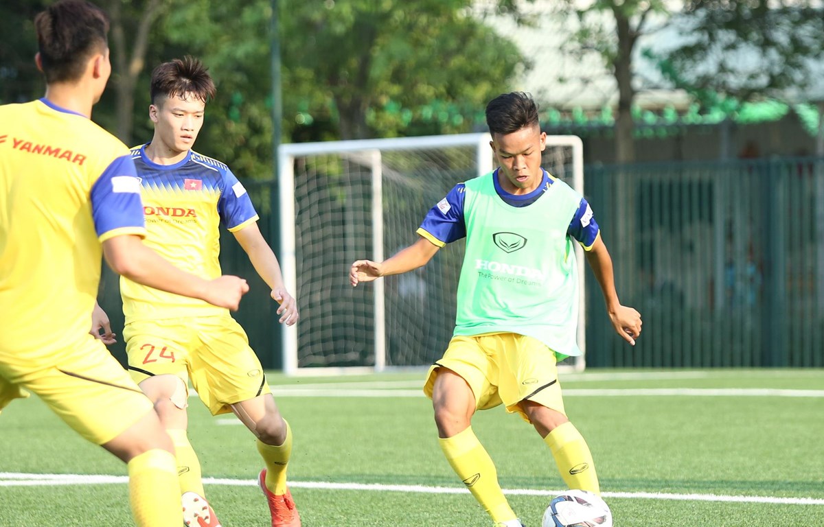 U22 Việt Nam khó khăn thế nào khi thi đấu với cỏ nhân tạo ở SEA Games?