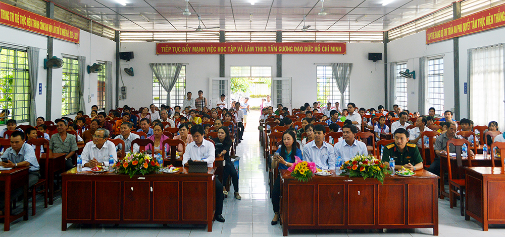 Viettel An Giang trao 60 suất học bổng “Vì em hiếu học” cho học sinh huyện đầu nguồn An Phú Viettel An Giang trao 70 suất học bổng “Vì em hiếu học” cho học sinh đầu nguồn An Phú